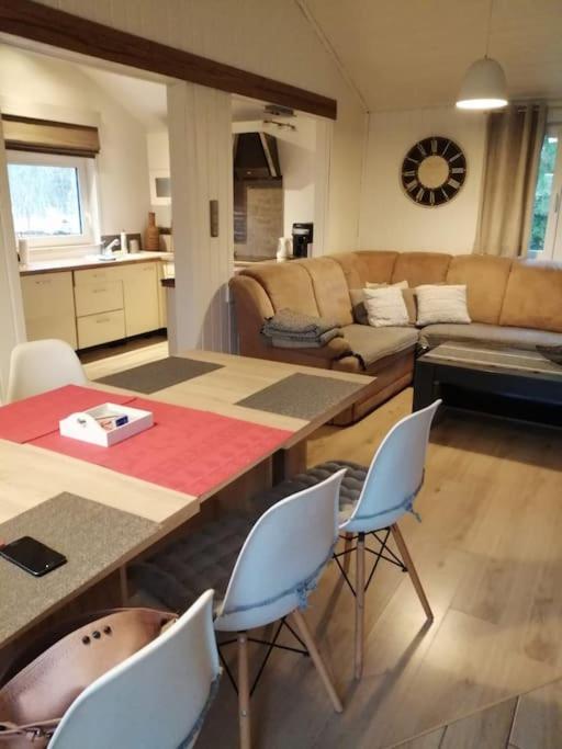 Basiowka Nad Jeziorem Holiday home *